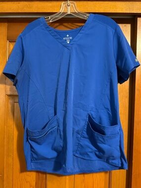 Med Couture V-Neck Scrub Top in Royal Blue